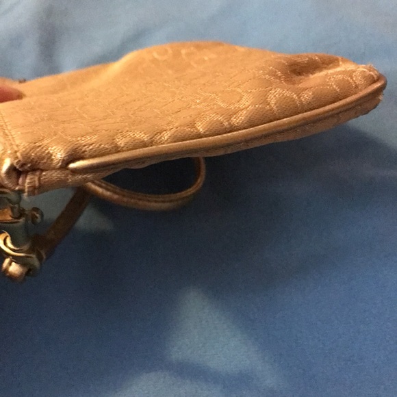 Gold Coach monogram wristlet - Picture 6 of 7